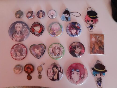Selling some otome merch!